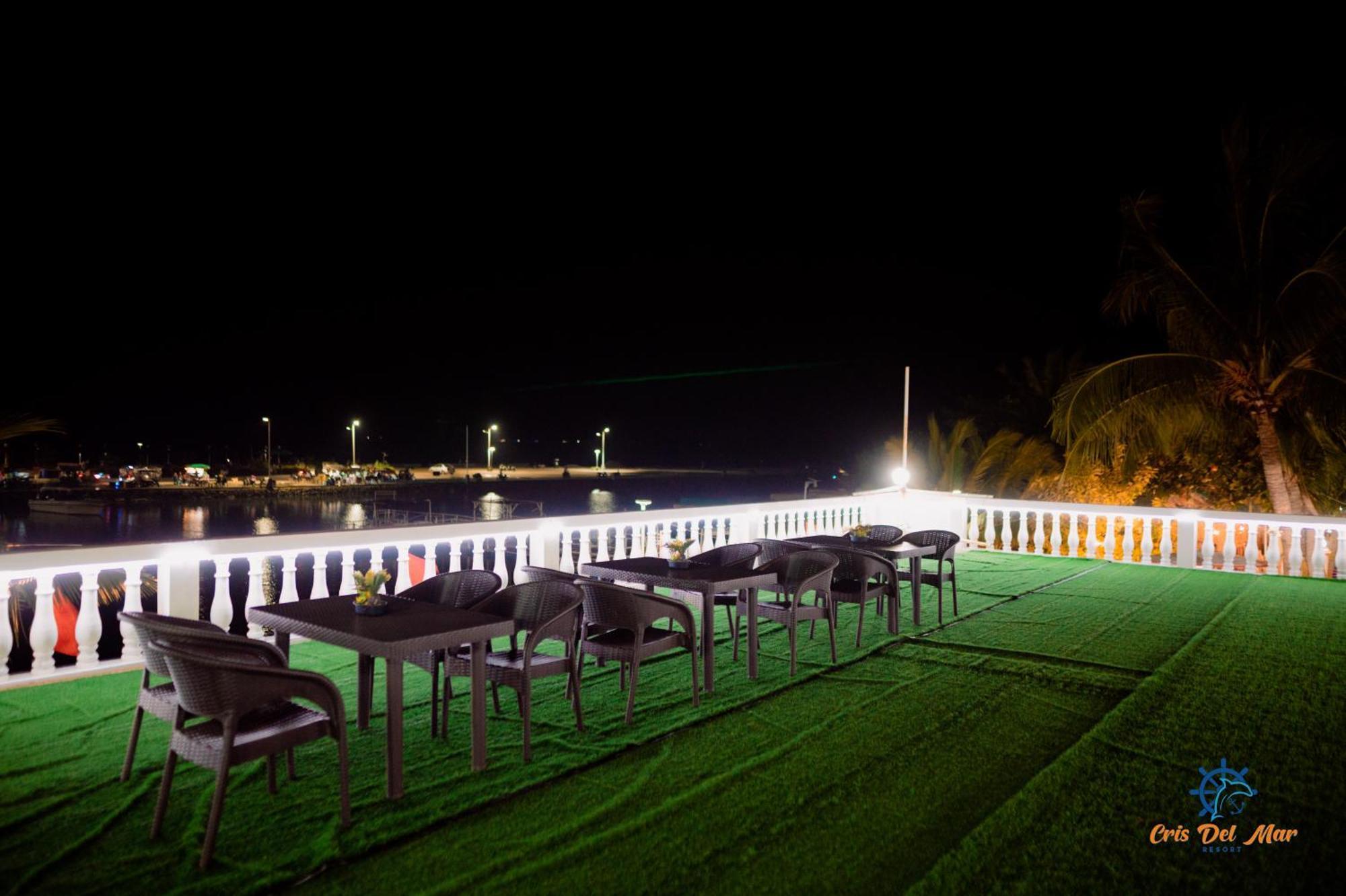 Cris Del Mar Resort Bolinao Exterior foto