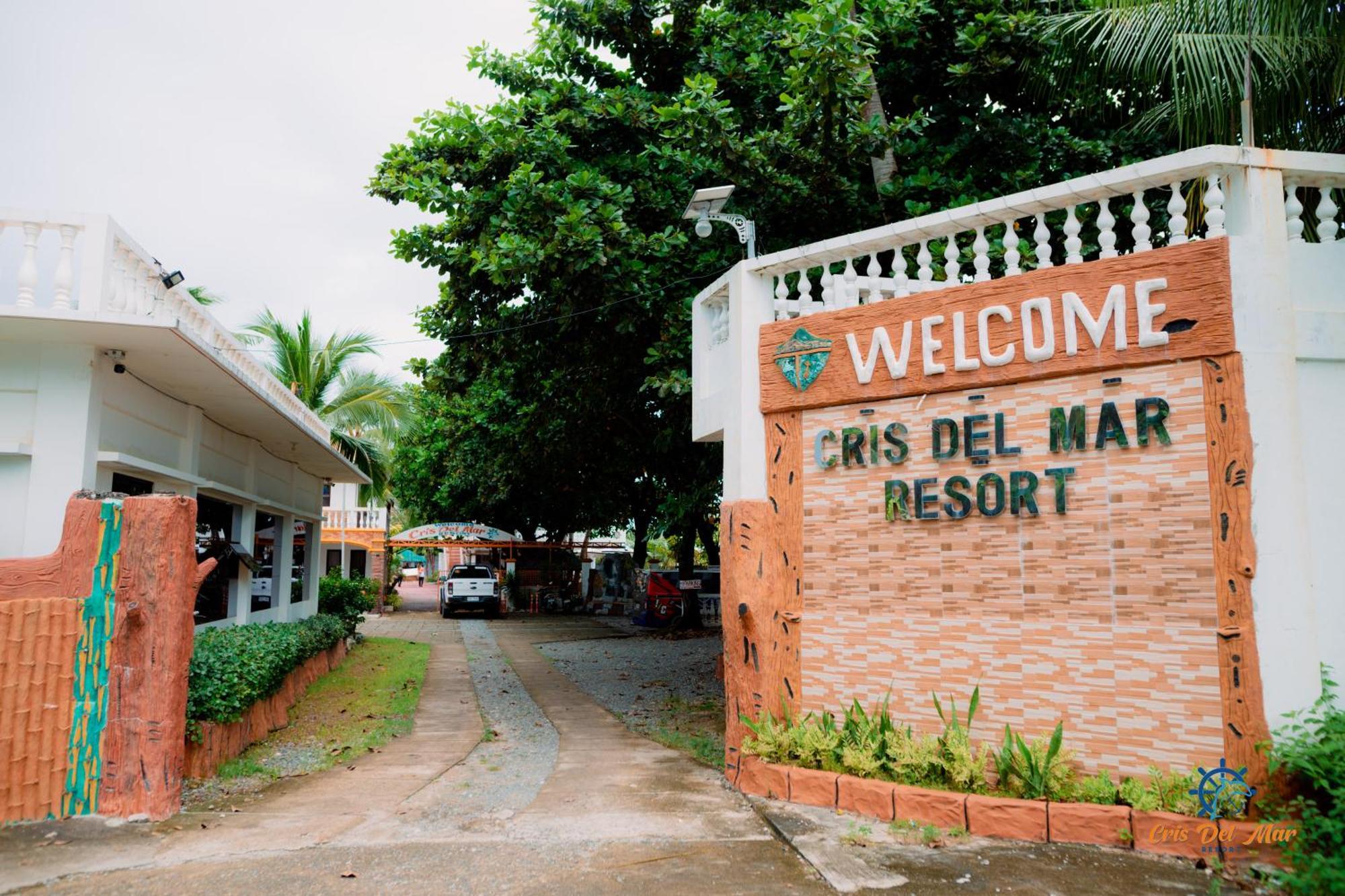 Cris Del Mar Resort Bolinao Exterior foto